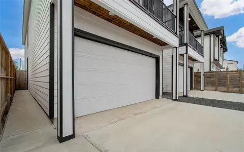 117 E 38th St, Houston, TX 77018