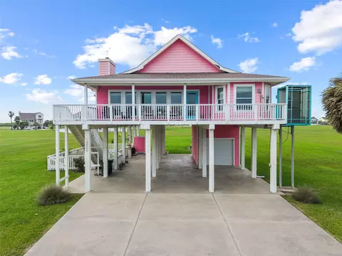 18806 Warrior Rd, Galveston, TX 77554