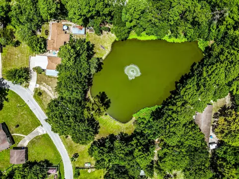 2217 Shannon Dr, Huntsville, TX 77320