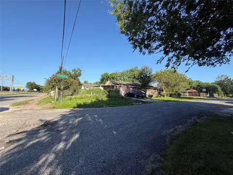 5501 Malmedy Rd, Houston, TX 77033