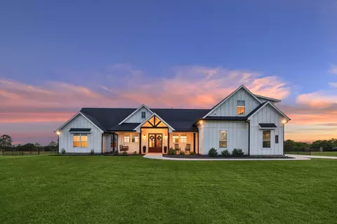 5131 Timber Ridge Dr, Sealy, TX 77474