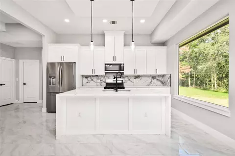 Kitchen - 3575 Roy Bean Rd, Willis, TX 77378 photo 6 of 6
