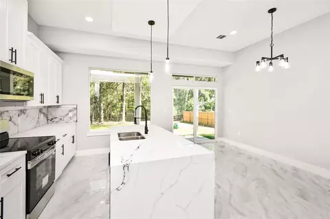 Kitchen - 3575 Roy Bean Rd, Willis, TX 77378 photo 5 of 6