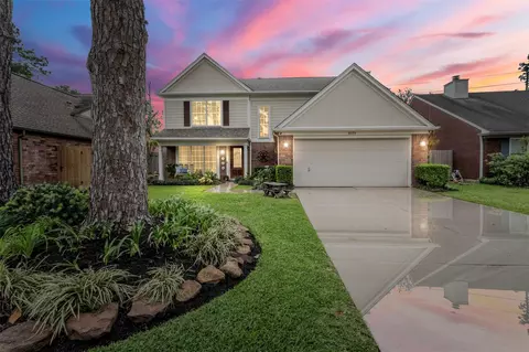 8655 Plum Lake Dr, Houston, TX 77095