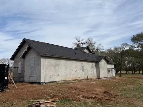 210 Birdie Dr, Hempstead, TX 77445