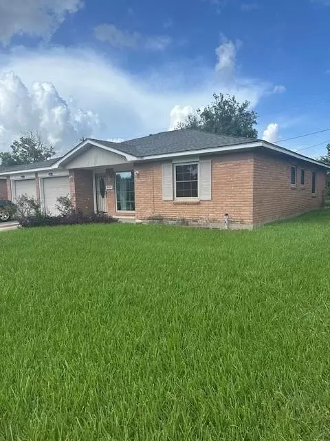 6023 Winterhaven Dr, Houston, TX 77087