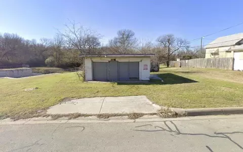 2740 Avenue K, Fort Worth, TX 76105