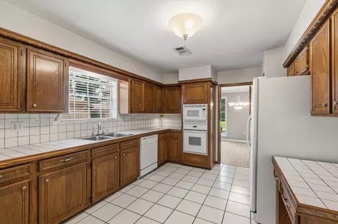 Kitchen - 3422 Candlewisp Dr, Spring, TX 77388 photo 2 of 3
