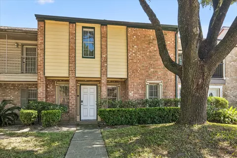 7943 Ellinger Ln, Houston, TX 77040