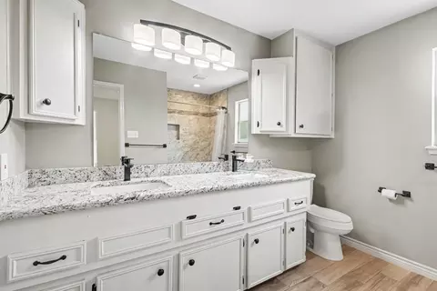 Bath - 3426 Candlewisp Dr, Spring, TX 77388 photo 3 of 4