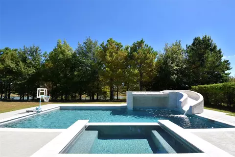 5615 Caspian Falls Ln, Fulshear, TX 77441