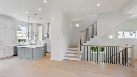 4621 Maxie St, Houston, TX 77007