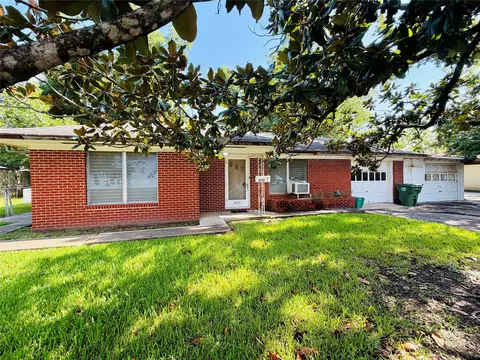 2721 Beaumont Ave, Liberty, TX 77575