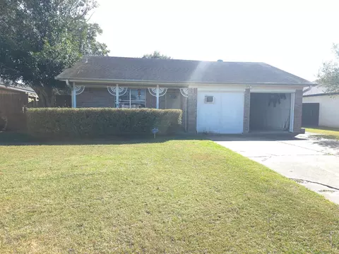 1434 Mars Dr, Pasadena, TX 77504