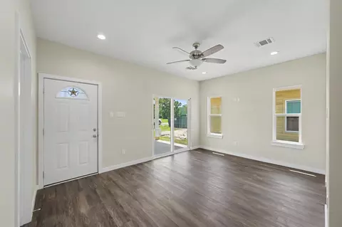 Living - 50 Westlake W, Trinity, TX 75862 photo 2 of 2