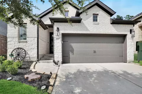 122 Hidden Peak Dr, Montgomery, TX 77316