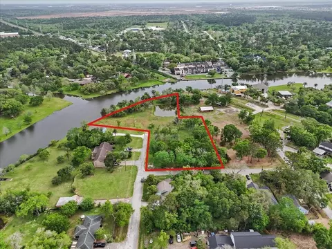 2725 49th St, Dickinson, TX 77539