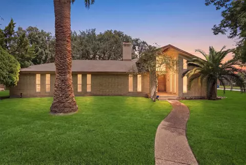 1502 20th Ave N, Texas City, TX 77590