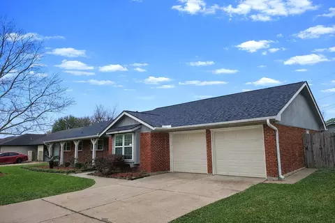 802 James St, Deer Park, TX 77536