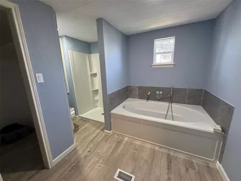 Bath - 585 River Oaks Dr, Trinity, TX 75862 photo 1 of 3