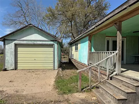 Exterior - 585 River Oaks Dr, Trinity, TX 75862 photo 6 of 9