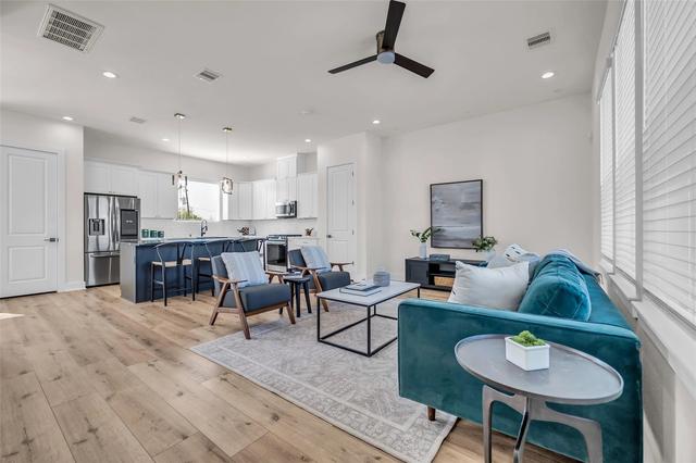 724 E 33rd St, Houston, TX 77022