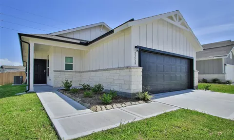 23539 Weir Box Rd, Hockley, TX 77447