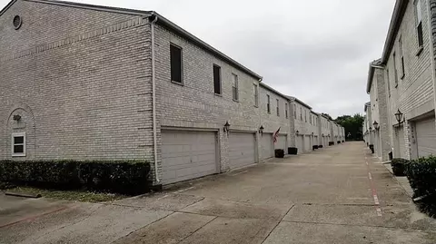 17465 Red Oak Dr #7465, Houston, TX 77090