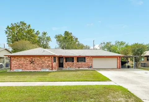 1510 Avenue B, Danbury, TX 77534