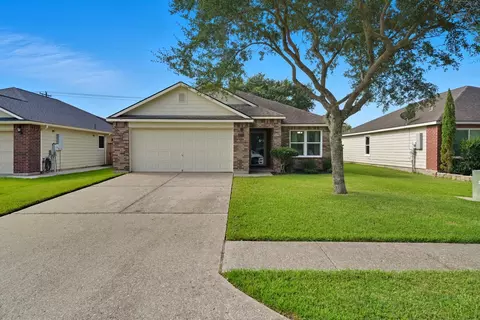 9203 Amberjack Dr, Texas City, TX 77591
