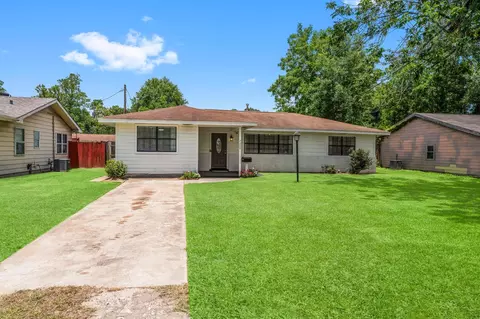 Exterior - 7280 Click Dr, Beaumont, TX 77708 photo 3 of 9