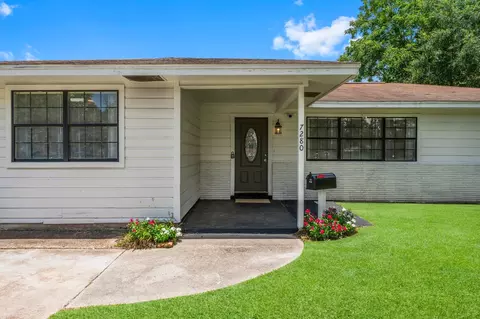 Exterior - 7280 Click Dr, Beaumont, TX 77708 photo 4 of 9