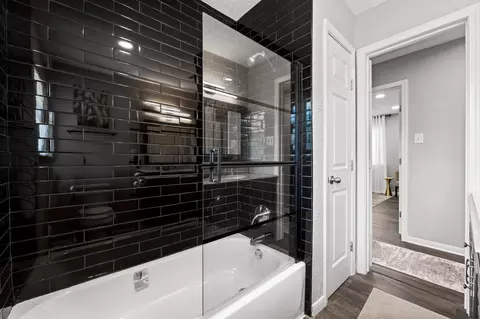 Bath - 7280 Click Dr, Beaumont, TX 77708 photo 2 of 2