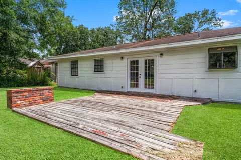 Exterior - 7280 Click Dr, Beaumont, TX 77708 photo 8 of 9