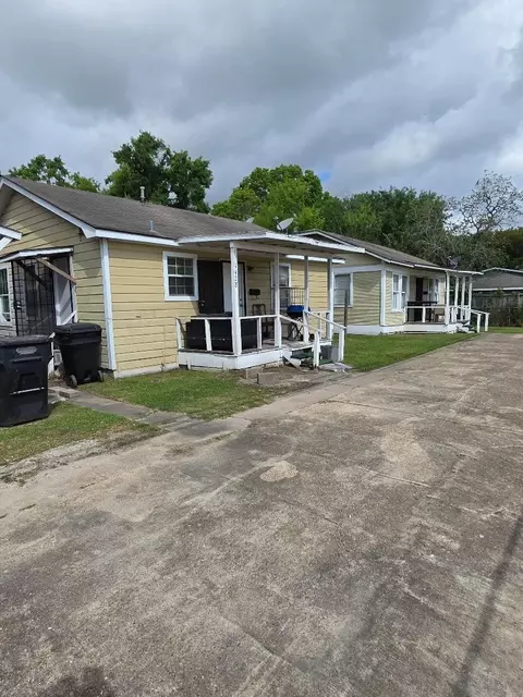 3717 Dawson Ln, Houston, TX 77051