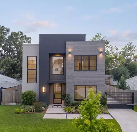 935 Gardenia Dr, Houston, TX 77018