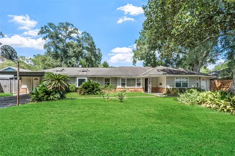 9346 Willowview Ln, Houston, TX 77080