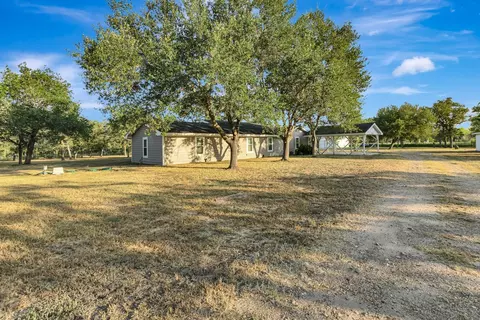 351 Sulphur Estates Rd, Victoria, TX 77905