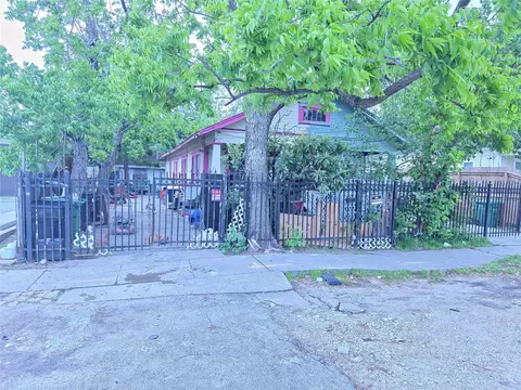 1006 Panama St, Houston, TX 77009