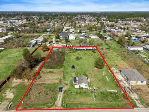 521 County Road 3558, Cleveland, TX 77327