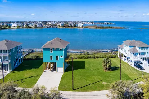 3226 Road Less Traveled, Galveston, TX 77554
