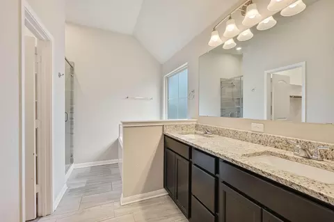 Bath - 2117 Stubbs Dr, Bryan, TX 77807 photo 1 of 2