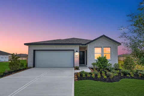 671 Daniel Lake Ln, Dayton, TX 77535