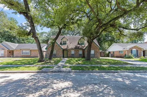 915 Chantilly Ln, Houston, TX 77018