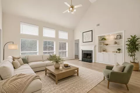 3127 Edgewood Dr, Pearland, TX 77584