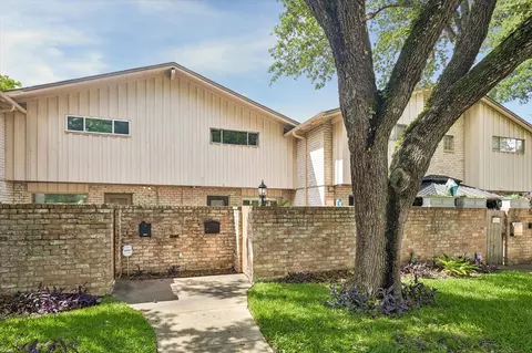 7826 Woodway Dr #7826, Houston, TX 77063