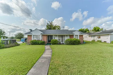 4903 Heatherbloom Dr, Houston, TX 77045