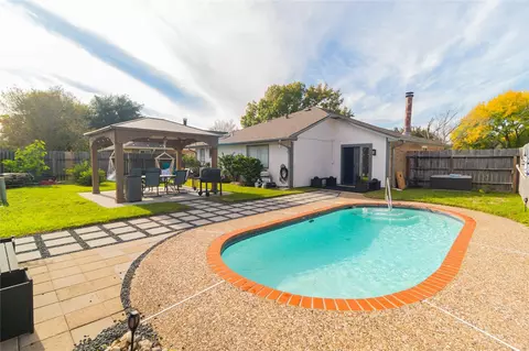 3719 Royal Manor Dr, Houston, TX 77082