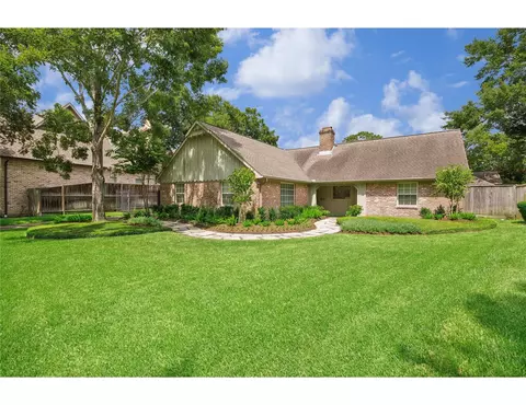 12107 Beauregard Dr, Houston, TX 77024