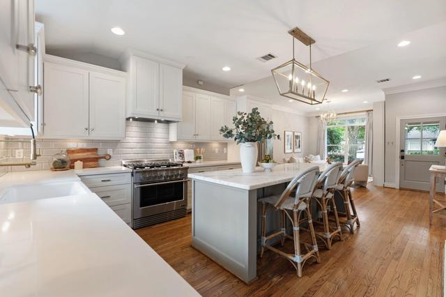 2210 Chantilly Ln, Houston, TX 77018
